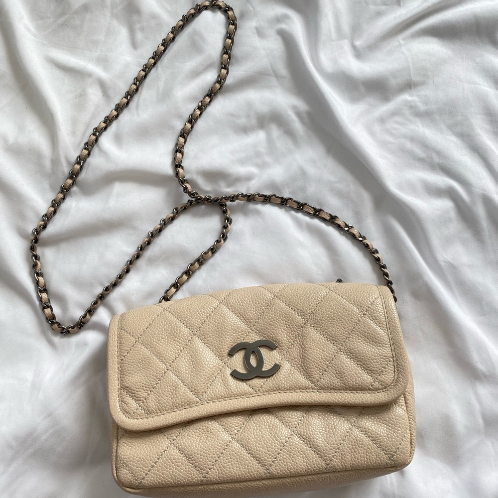 Chanel quilted flap bag -light beige